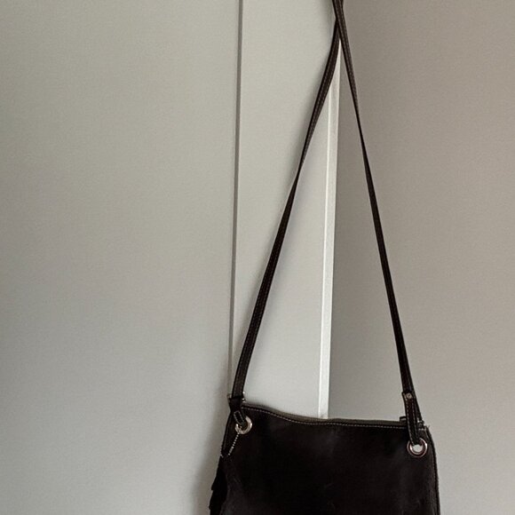 Roots Edie Crossover Bag in a Pebbled Leather- Dark Grey Colour - Made in Canada - Picture 3 of 7